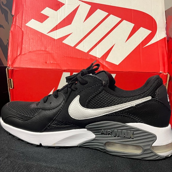 Nike Black and White Women’s Air Max 90 Size 9 - Picture 2 of 10